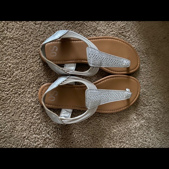 silver sandals size 9
